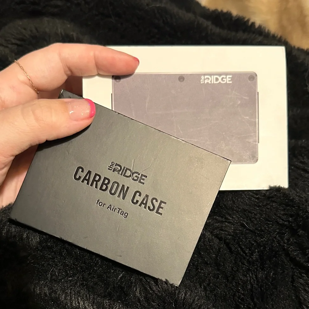 Ridge Metal Wallet with Accessories